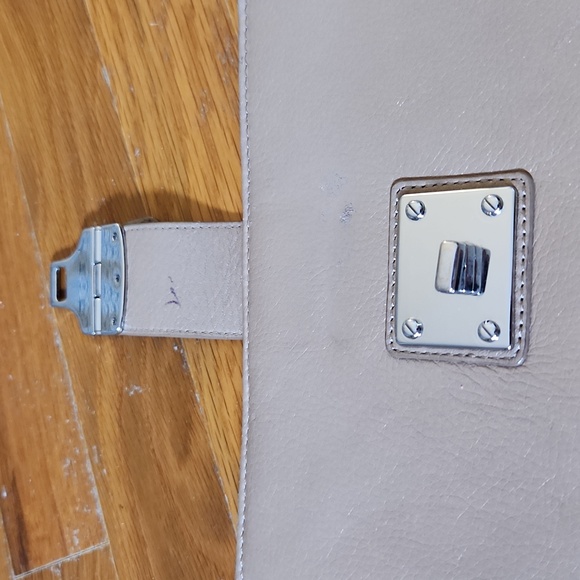 Michael Kors Jet Set Wallet - Picture 5 of 10